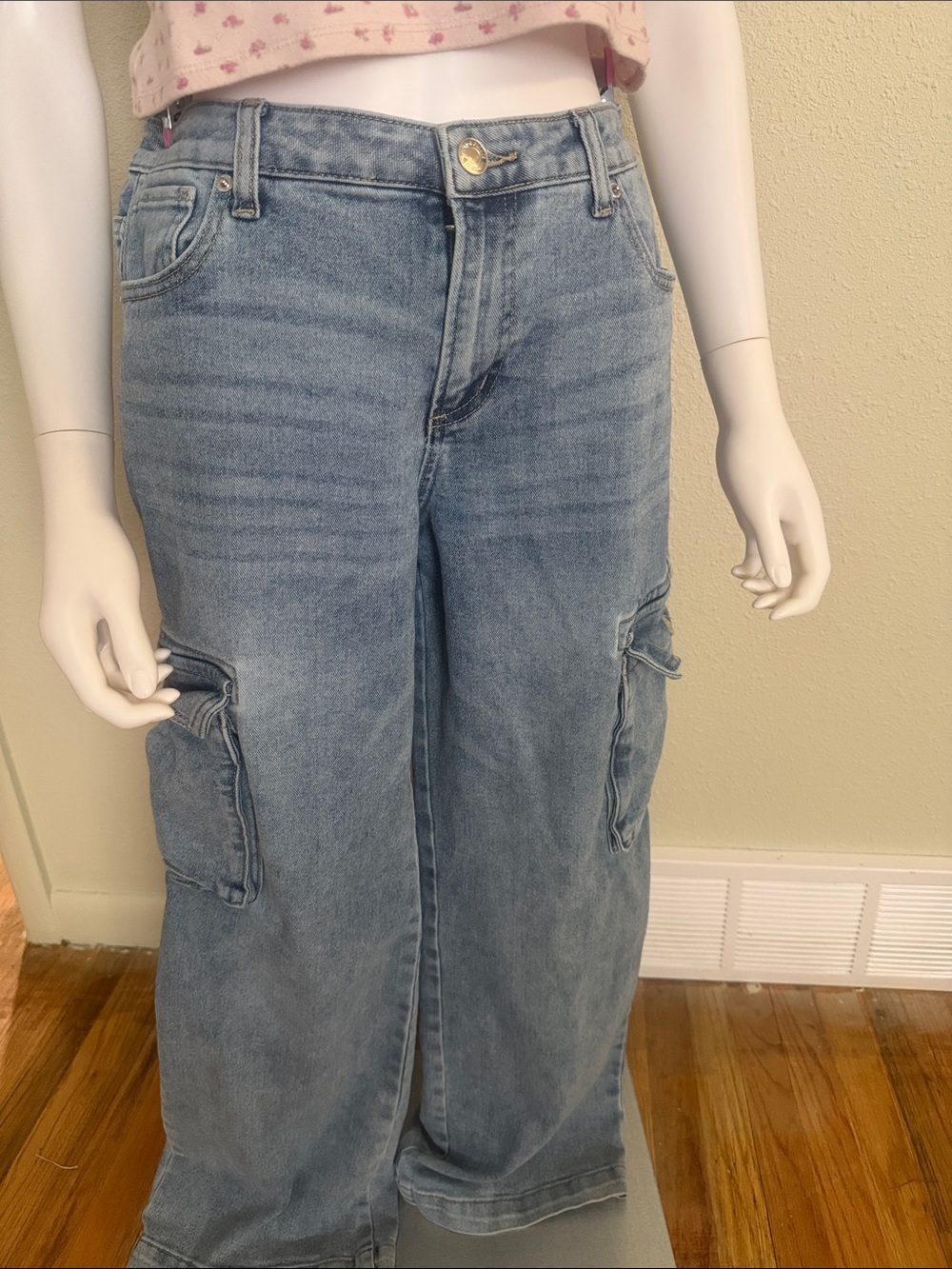Juicy Couture Light Wash Wide Leg Jeans with Pink Script - Picture 2 of 2